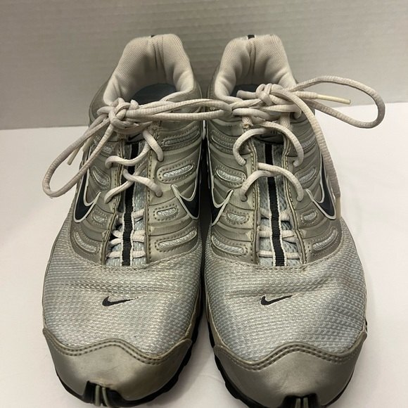 Nike Running Shoes - Picture 8 of 10